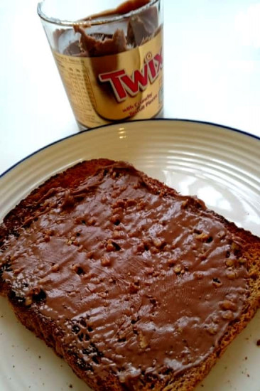 Паста шоколадная Twix «With Crunchy Biscuit Pieces»