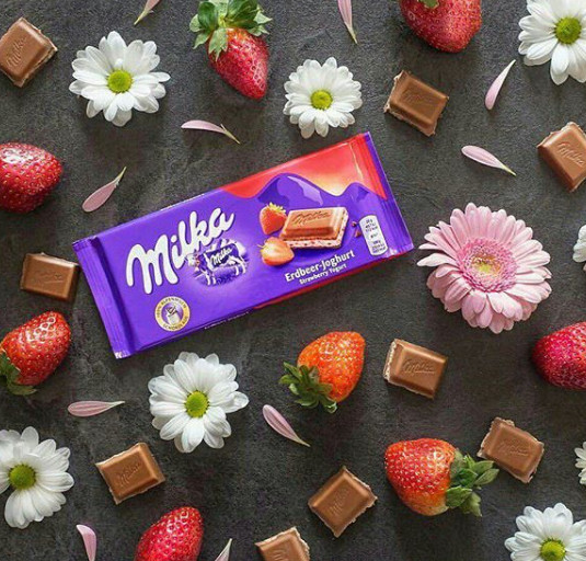 Шоколад Milka «Erdbeer-yoghurt»